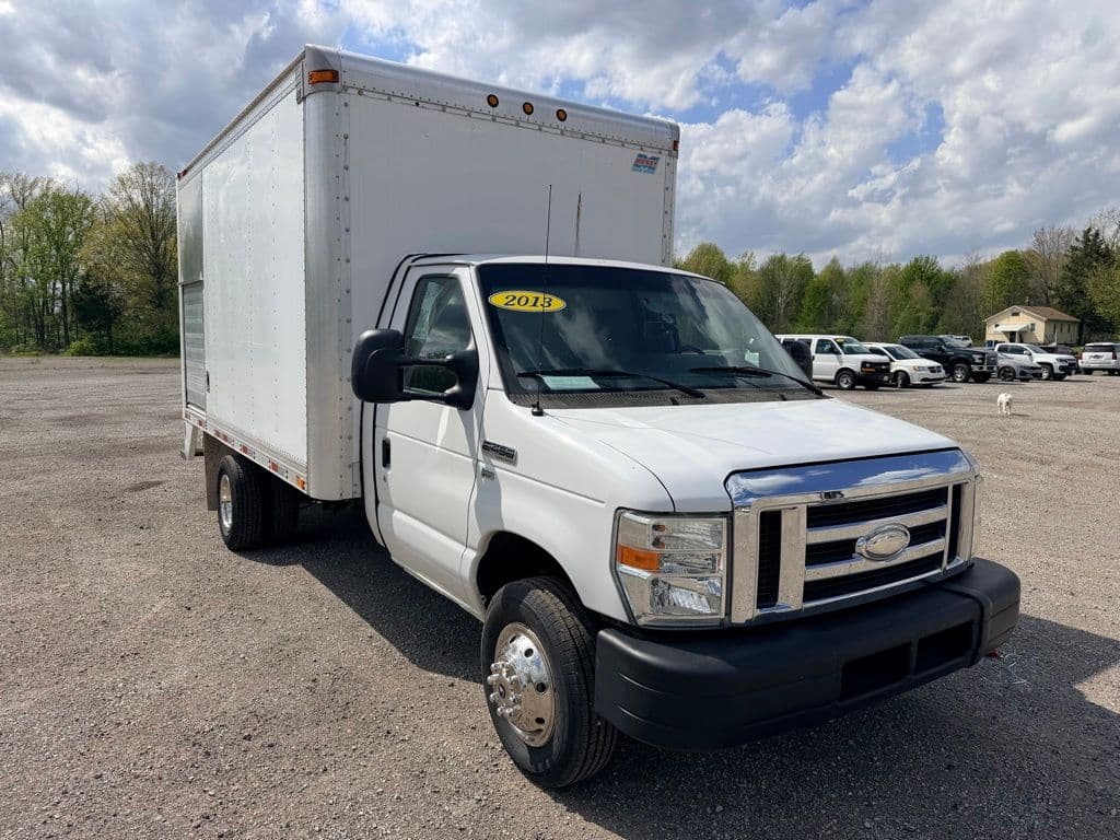 2013 Ford E-450SD
